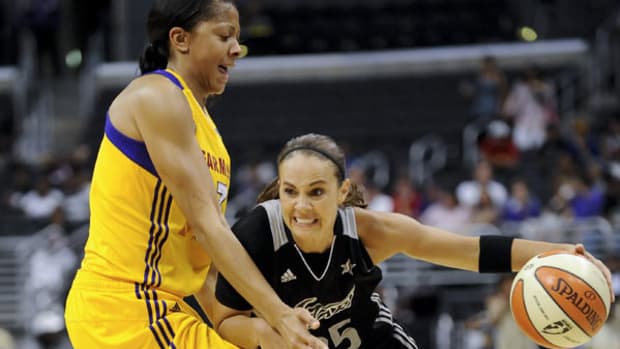 Spurs Add WNBA Legend Becky Hammon to Coaching Staff
